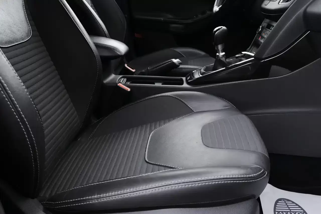 Ford Focus Focus 1.0 EcoBoost Sport Pakket Navi CruiseC 12M*