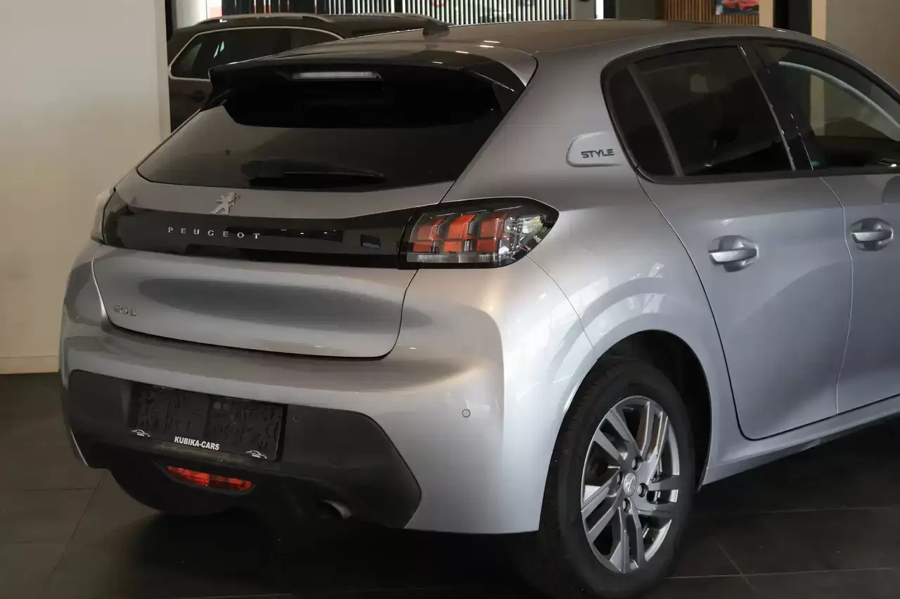 Peugeot 208 1.2i PureTech Style CruiseC LijnA Carplay Garantie*