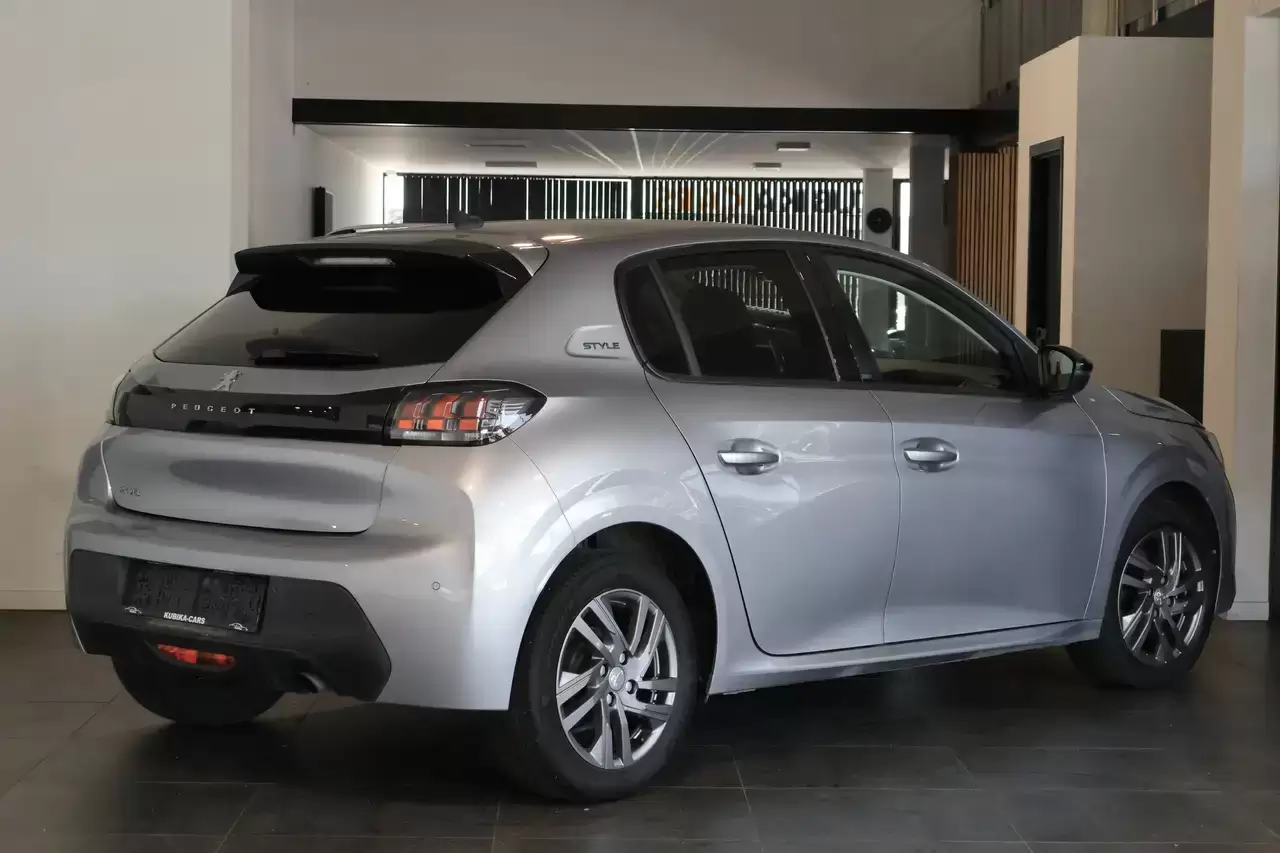Peugeot 208 1.2i PureTech Style CruiseC LijnA Carplay Garantie*