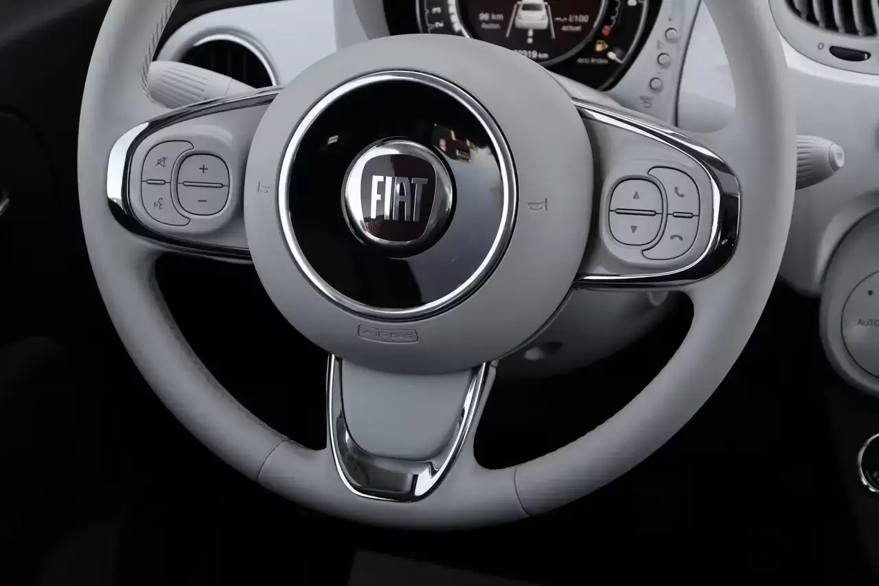 Fiat 500 1.0i MHEV CruiseC Pano Navi Garantie*