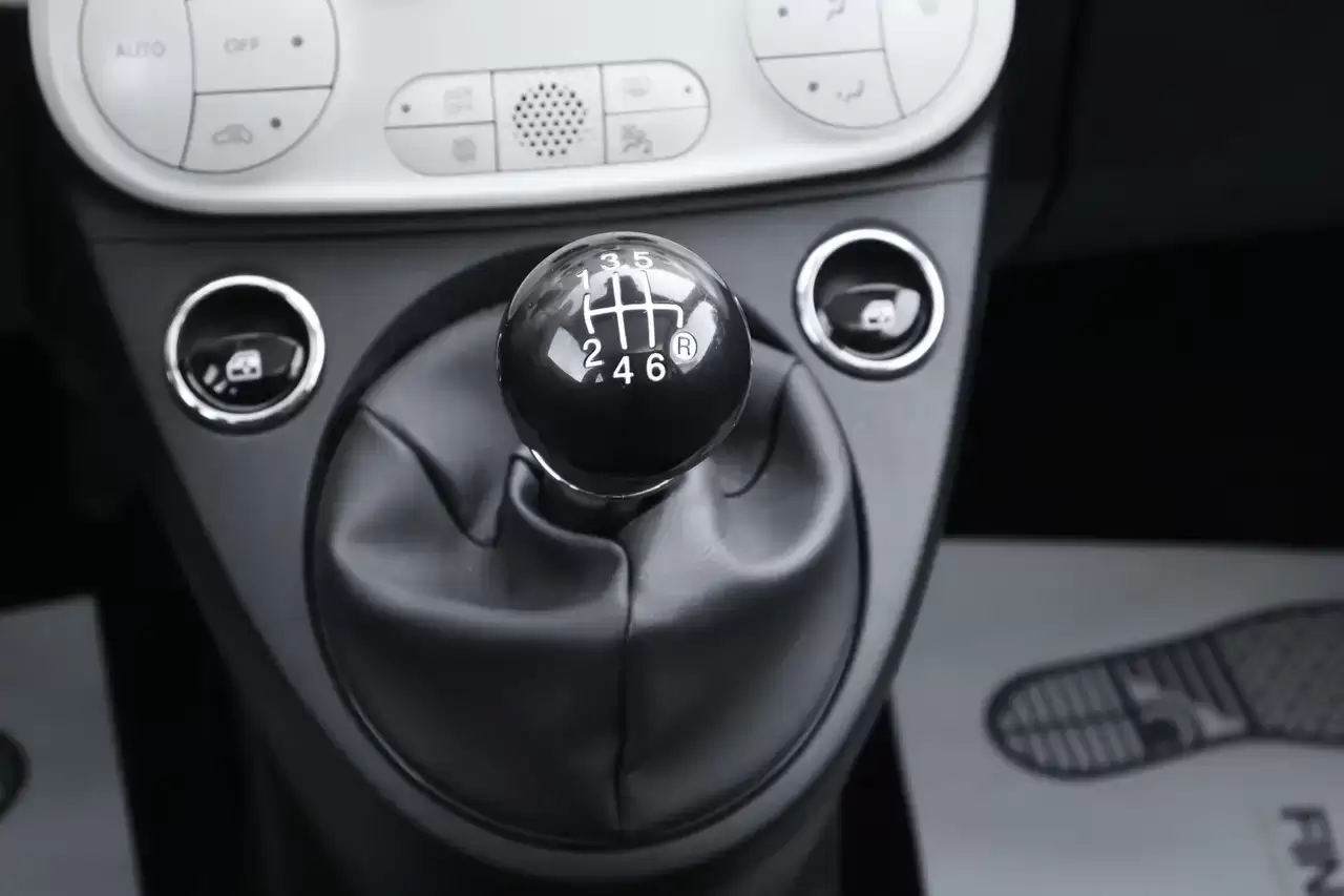 Fiat 500 1.0i MHEV CruiseC Pano Navi Garantie*