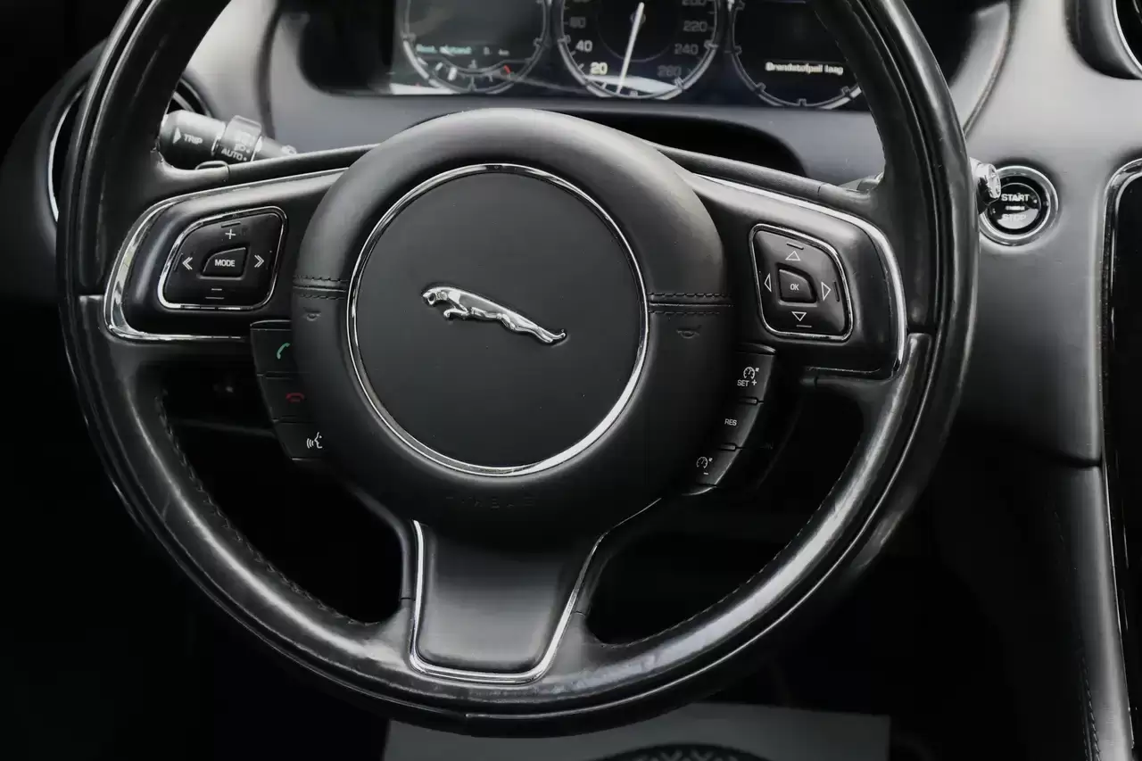Jaguar XJ 3.0 V6 Diesel Pano DodeH Elek.V Keyless Garantie*