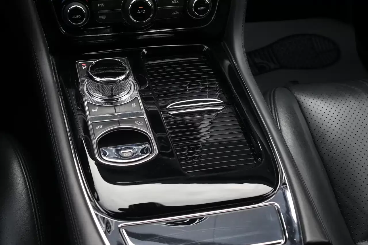 Jaguar XJ 3.0 V6 Diesel Pano DodeH Elek.V Keyless Garantie*