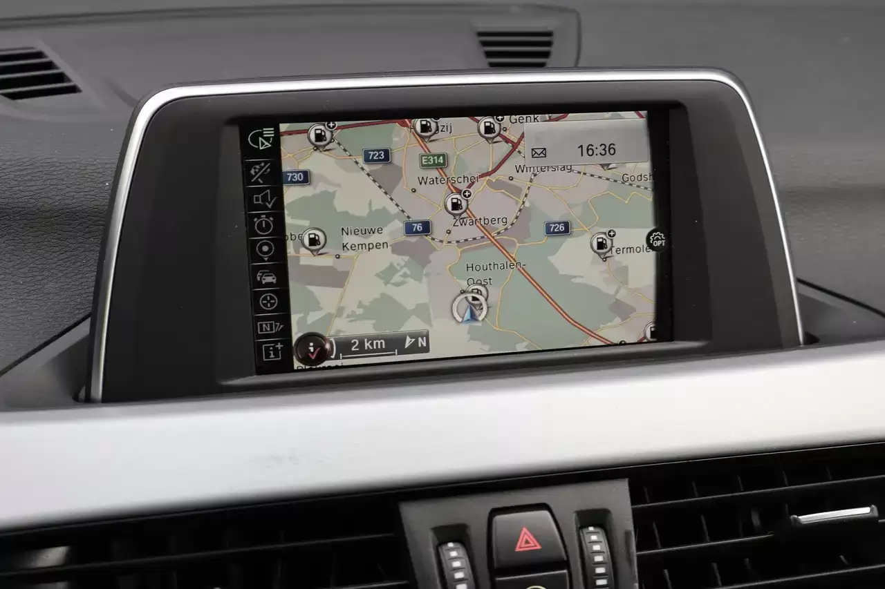 BMW X1 X1 2.0 dAS sDrive18 Pano TrekH Keyless Garantie*
