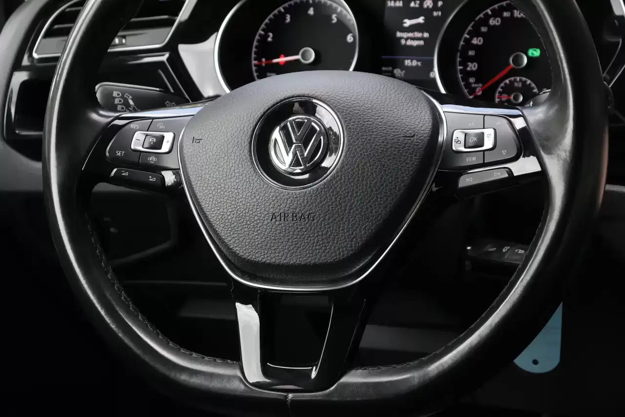 Volkswagen Touran Touran 1.5 TSI ACT Highline OPF DSG ACC TrekH LEDER Garantie*