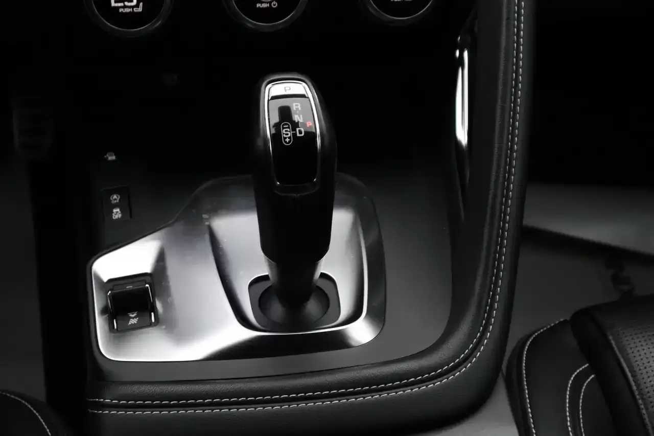 Jaguar E-Pace E-Pace 2.0 D AWD R-Dynamic BTW* Pano ACC Navi 12M*