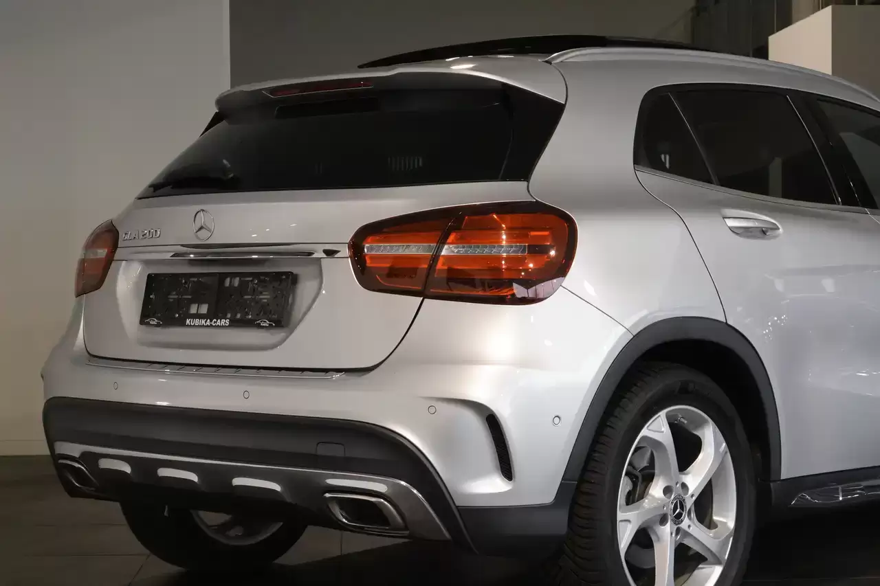 Mercedes-Benz GLA 200 Edition Pano 360° Navi ZetelV Leder Garantie*