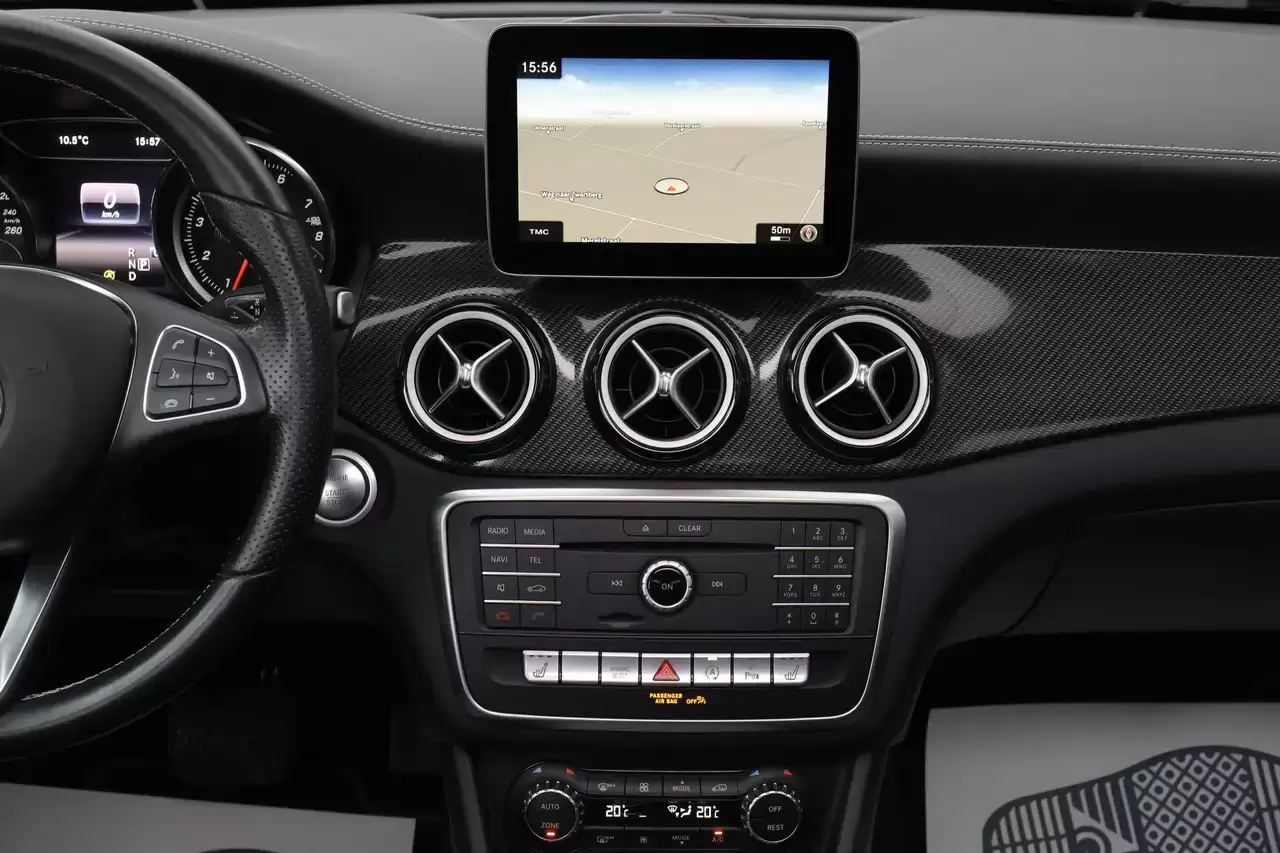 Mercedes-Benz GLA 200 Edition Pano 360° Navi ZetelV Leder Garantie*
