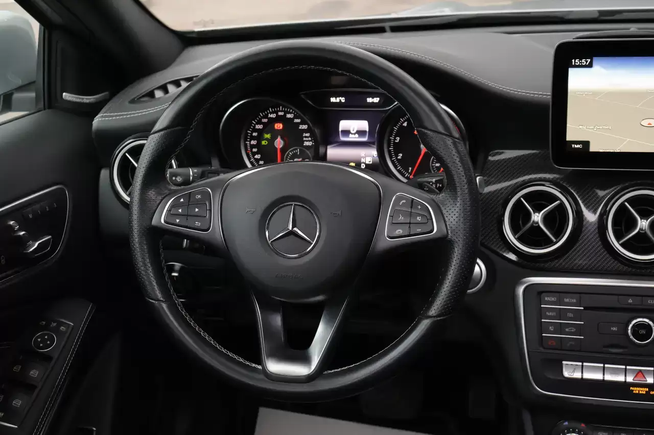 Mercedes-Benz GLA 200 Edition Pano 360° Navi ZetelV Leder Garantie*