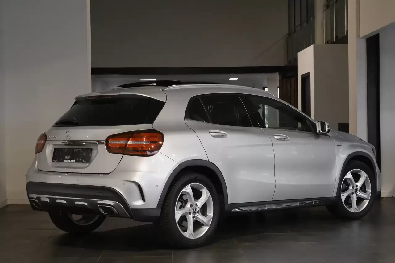Mercedes-Benz GLA 200 Edition Pano 360° Navi ZetelV Leder Garantie*