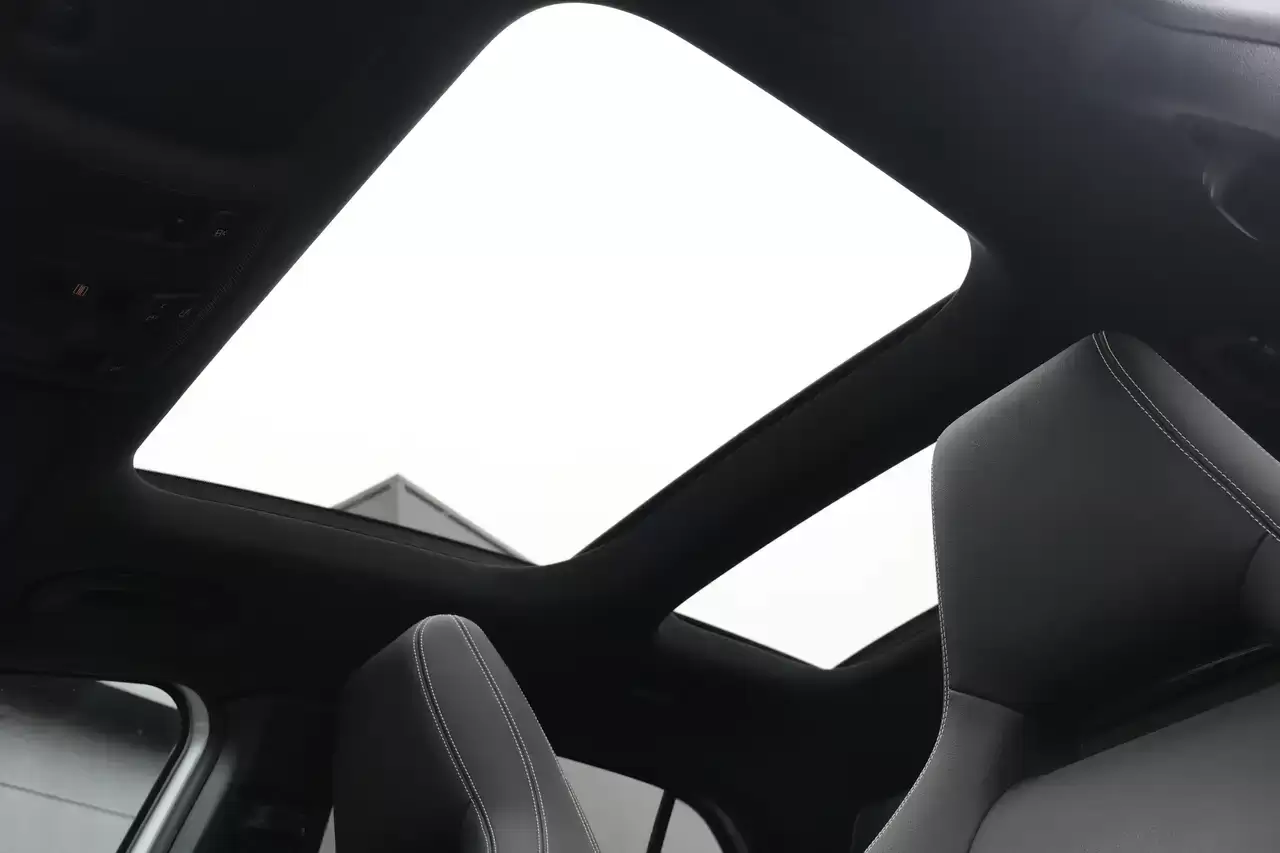 Mercedes-Benz GLA 200 Edition Pano 360° Navi ZetelV Leder Garantie*