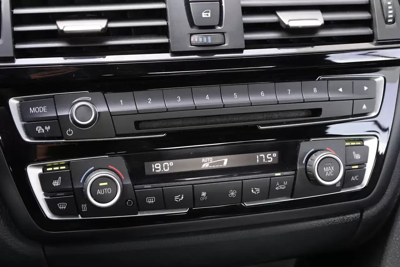 BMW 420 Cabrio dAS M-Pack CruiseC ZetelV Memory Garantie*