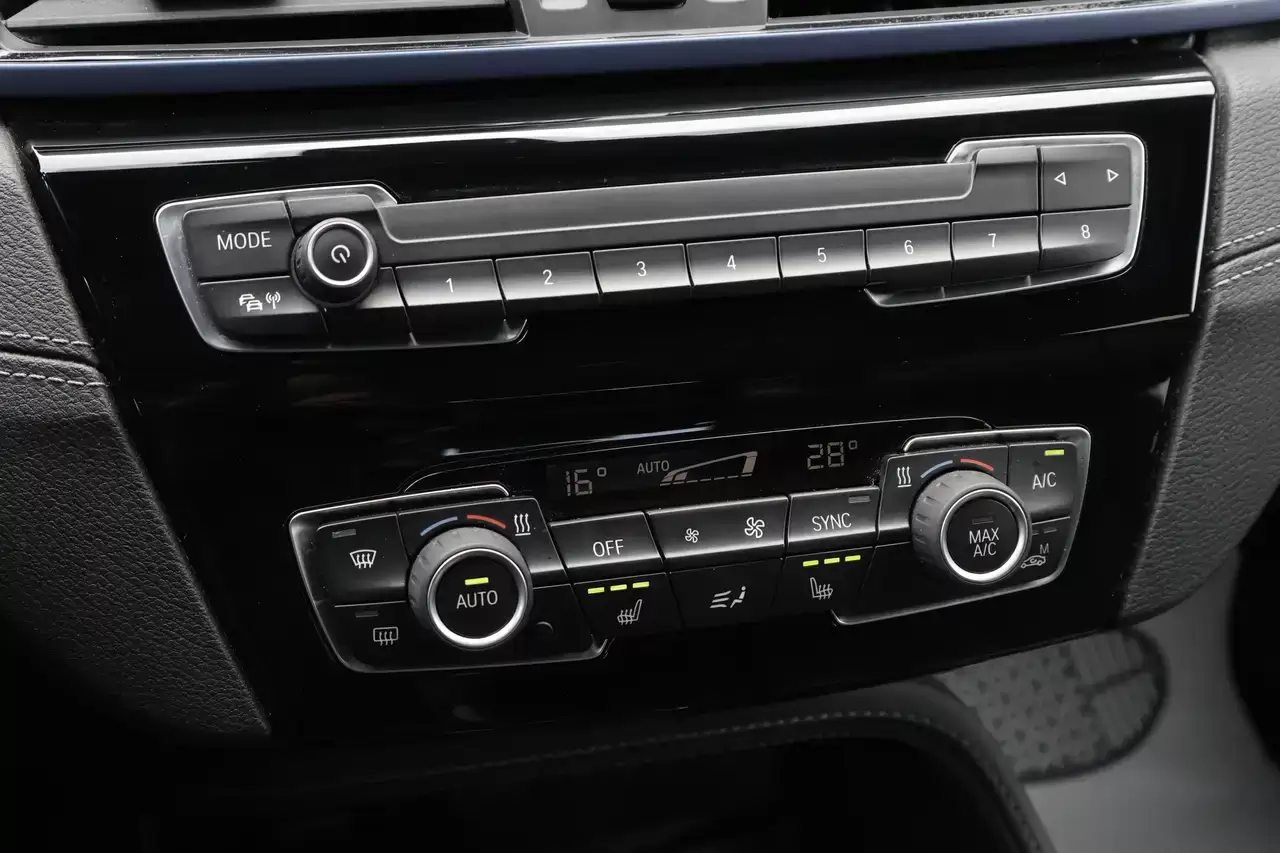BMW X2 xDrive25e M-pack PANO BTW Head/Up Keyless Garantie