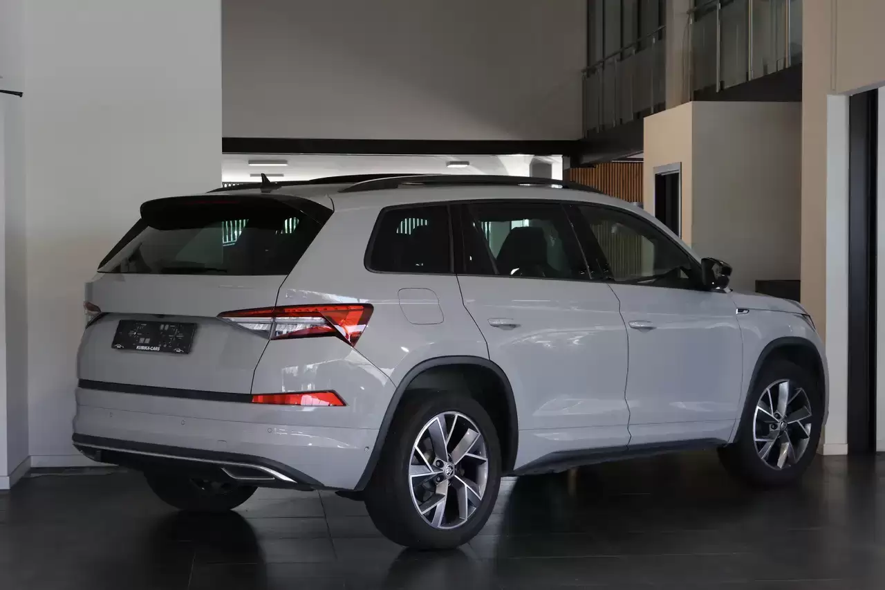 Skoda Kodiaq Kodiaq 1.5 TSI ACT Sportline II DSG Pano 360° Garantie*