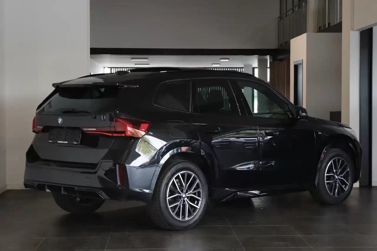 BMW X1 X1 1.5iAS sDrive18 M-Pack CruiseC Pano Garantie*