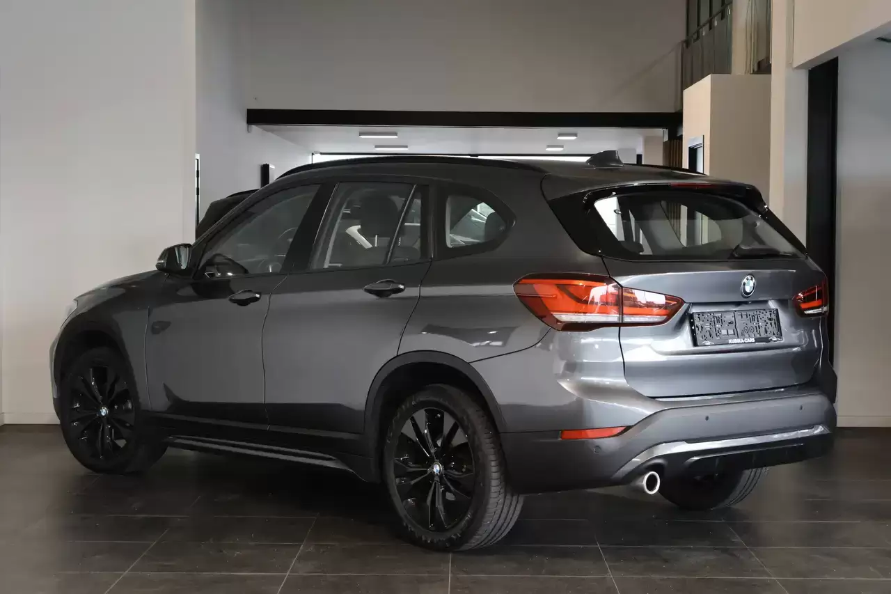 BMW X1 X1 1.5iA sDrive18 LED Camera Navi Cruise Garantie *