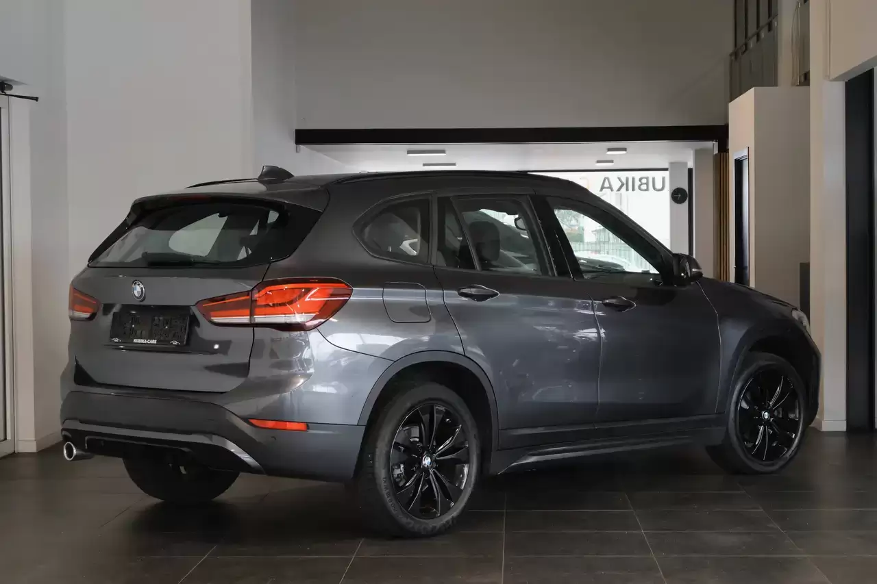 BMW X1 X1 1.5iA sDrive18 LED Camera Navi Cruise Garantie *