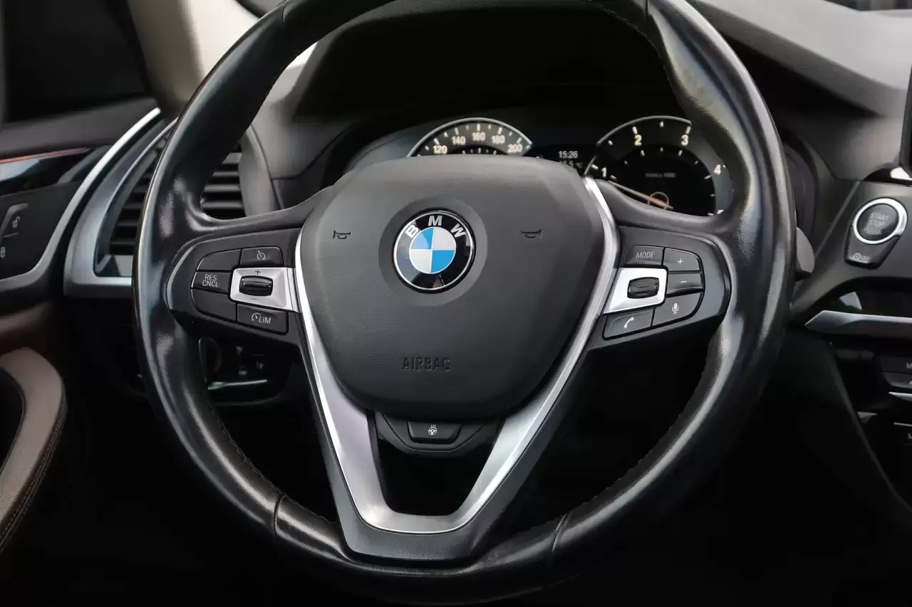 BMW X3 X3 2.0 dA sDrive18 PANO LED Camera Keyless Garantie *