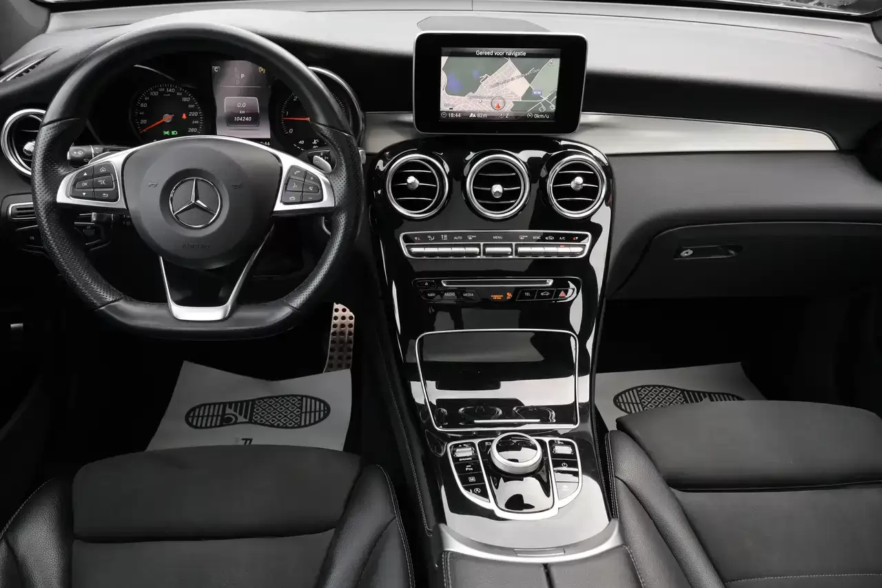 Mercedes-Benz GLC 220 GLC 220 d 4-Matic AMG Pano Navi Garantie BTW *