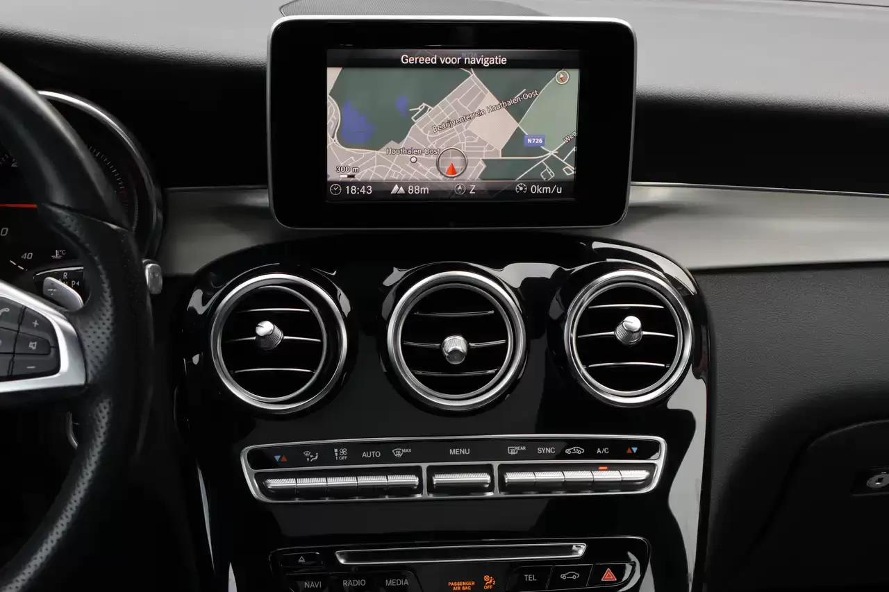 Mercedes-Benz GLC 220 GLC 220 d 4-Matic AMG Pano Navi Garantie BTW *