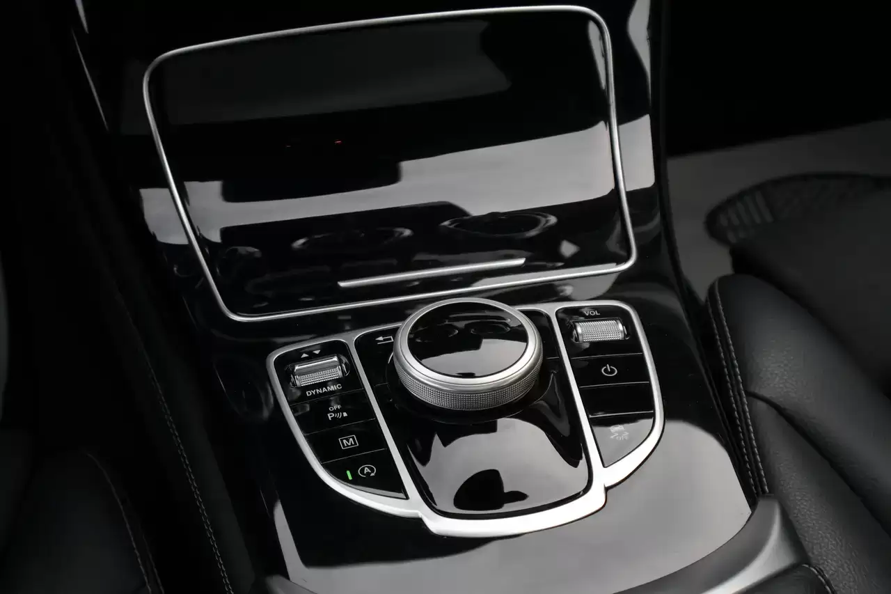 Mercedes-Benz GLC 220 GLC 220 d 4-Matic AMG Pano Navi Garantie BTW *