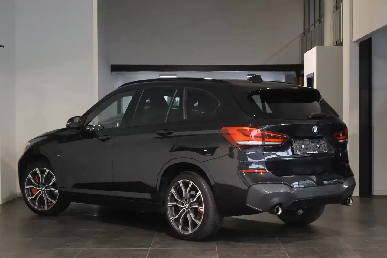 BMW X1 X1 2.0iA xDrive20 M Pakket PANO Head-up Keyless Memory LED Garantie *