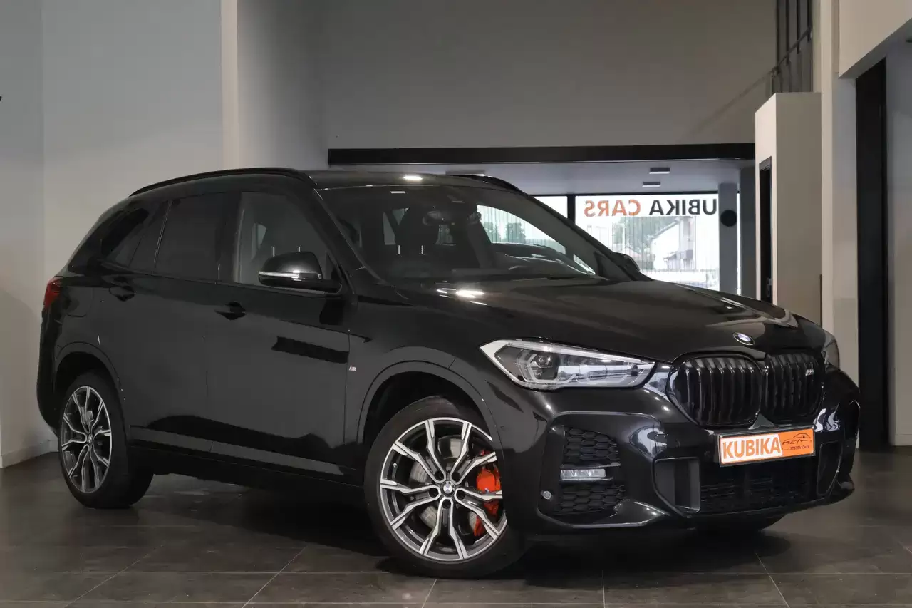 BMW X1 X1 2.0iA xDrive20 M Pakket PANO Head-up Keyless Memory LED Garantie *