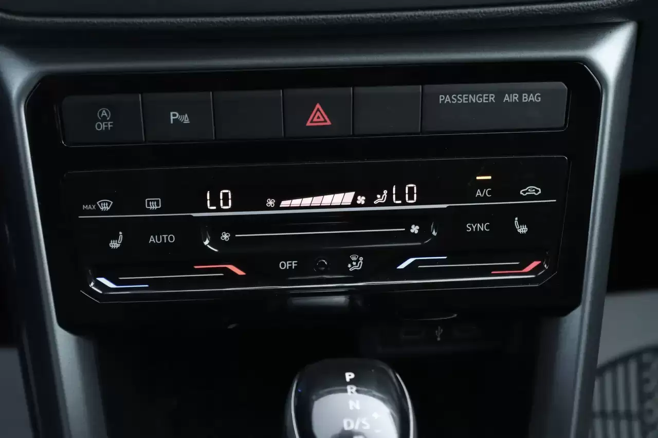 Volkswagen T-Cross T-Cross 1.0 TSI Active Carplay Camera ACC Garantie*