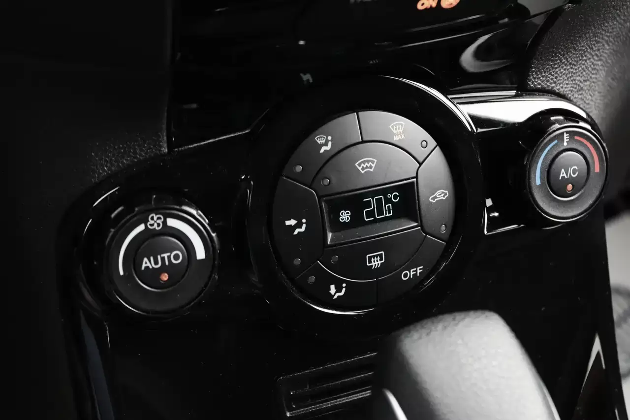 Ford Fiesta Fiesta 1.0 EcoBoost Titanium PowerShift BT ParkS Garantie*