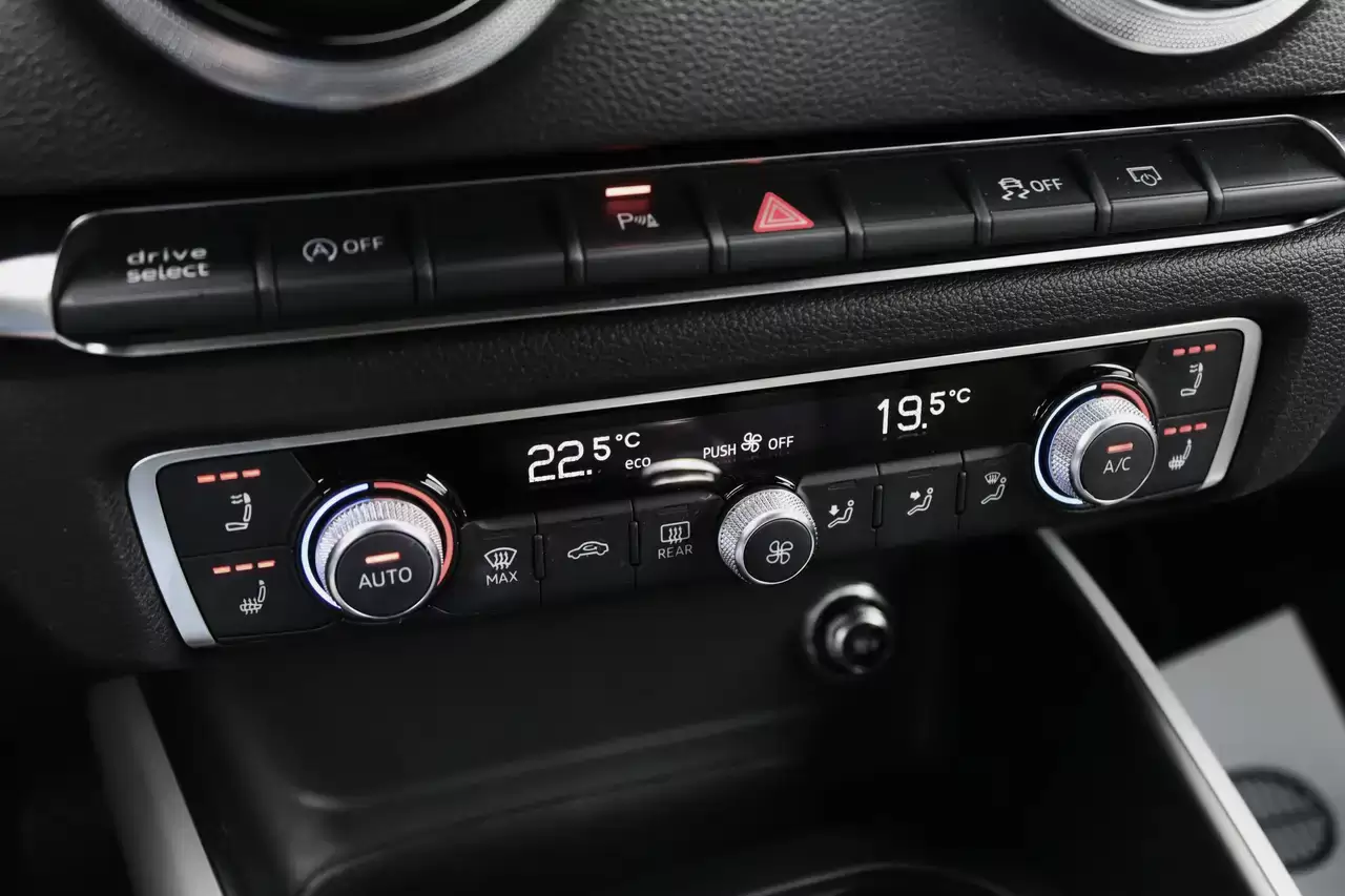 Audi A3 Cabriolet 2.0 TFSI Quattro Sport S tronic Leder Navi Garantie*