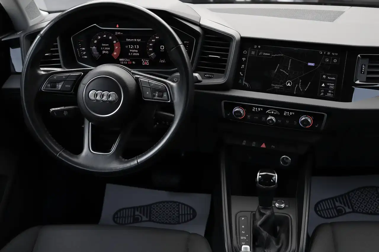 Audi A1 A1 30 TFSI S tronic Navi CruiseC ZetelV Garantie*