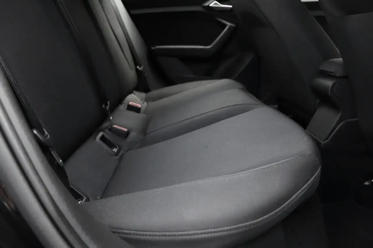 Audi A1 A1 30 TFSI S tronic Navi CruiseC ZetelV Garantie*
