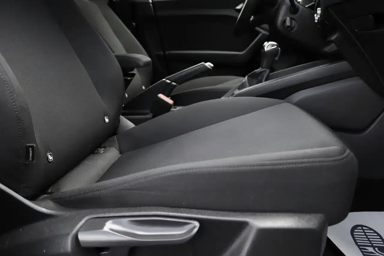Audi A1 A1 30 TFSI S tronic Navi CruiseC ZetelV Garantie*