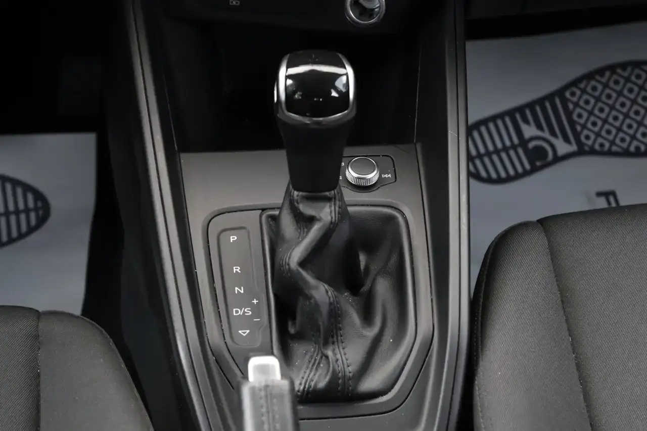 Audi A1 A1 30 TFSI S tronic Navi CruiseC ZetelV Garantie*