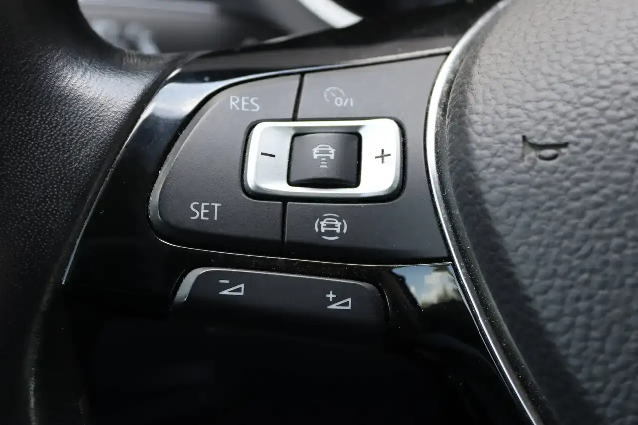 Volkswagen Tiguan Tiguan 1.5 TSI Camera Navi LijnA ACC Garantie *