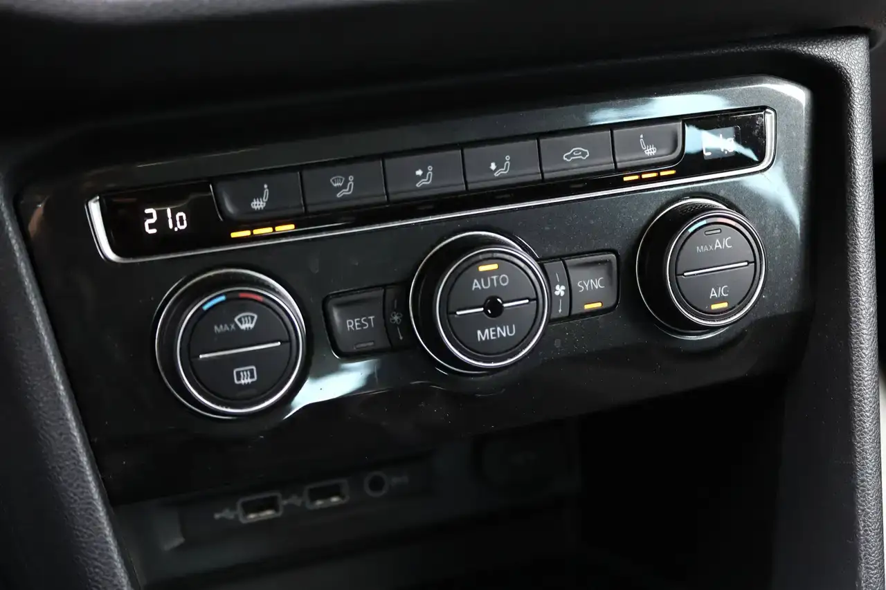 Volkswagen Tiguan Tiguan 1.5 TSI Camera Navi LijnA ACC Garantie *
