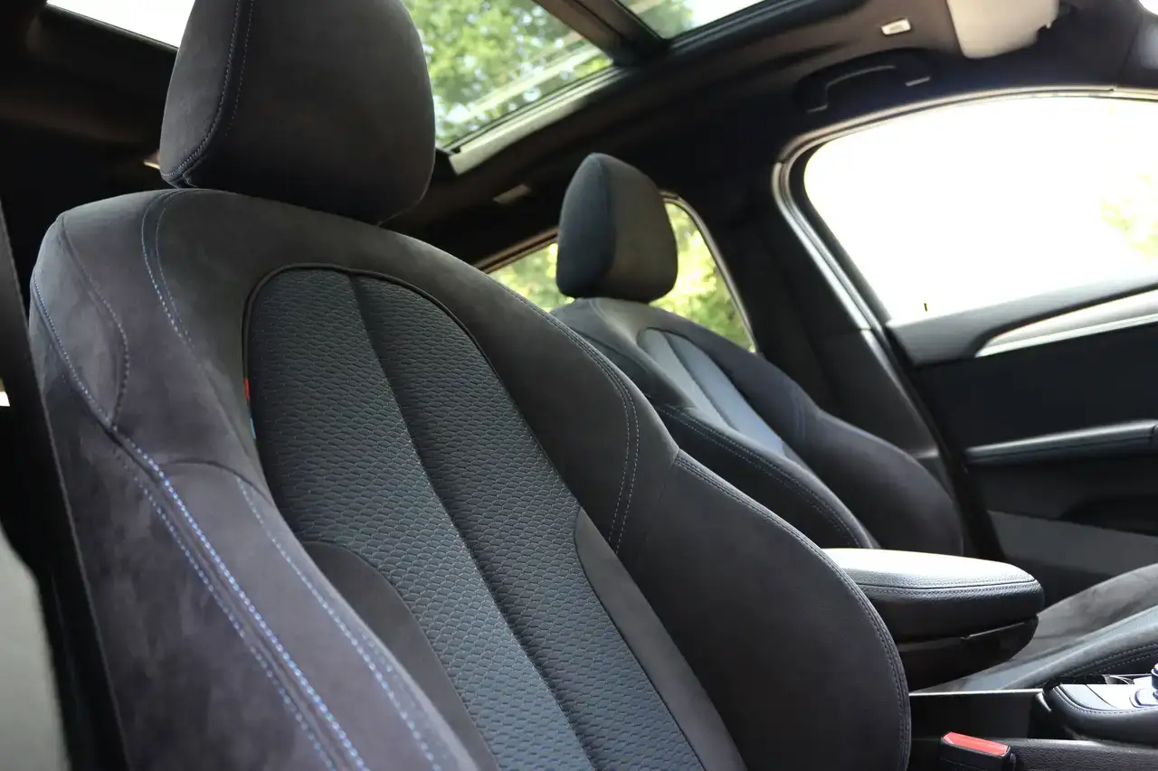 BMW X2 X2 2.0iA sDrive20 OPF M-Pack Pano Navi ZetelV Garantie*