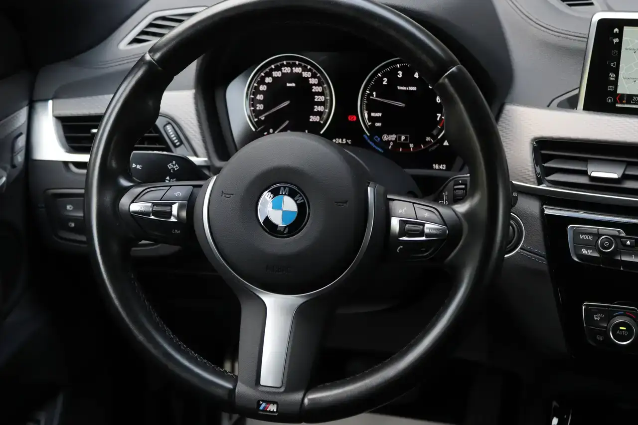 BMW X2 X2 2.0iA sDrive20 OPF M-Pack Pano Navi ZetelV Garantie*