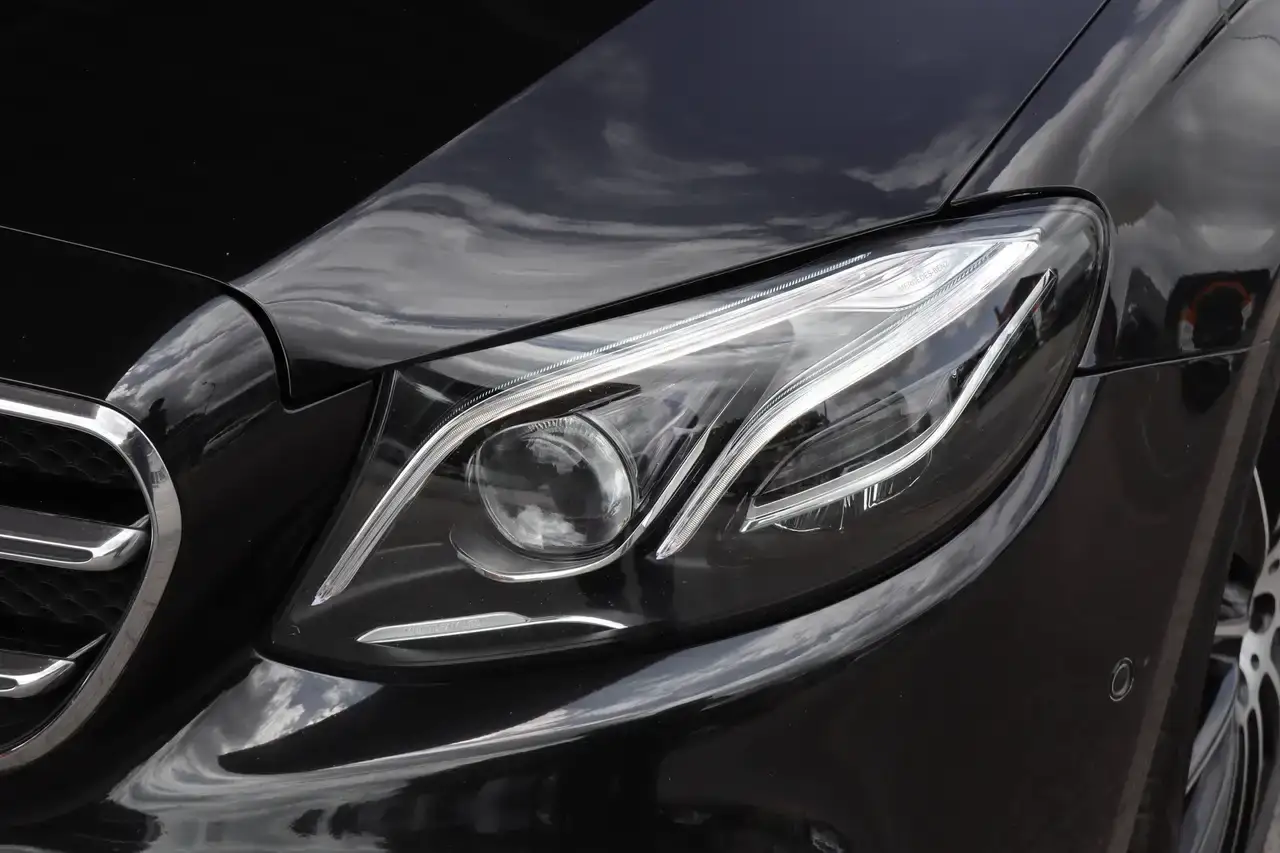 Mercedes-Benz E 220 E 220 d AMG-Pack Open Dak CruiseC TrekH Garantie*