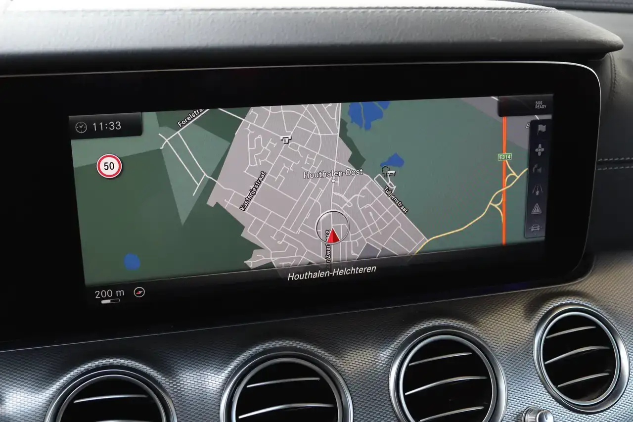 Mercedes-Benz E 220 E 220 d AMG-Pack Open Dak CruiseC TrekH Garantie*