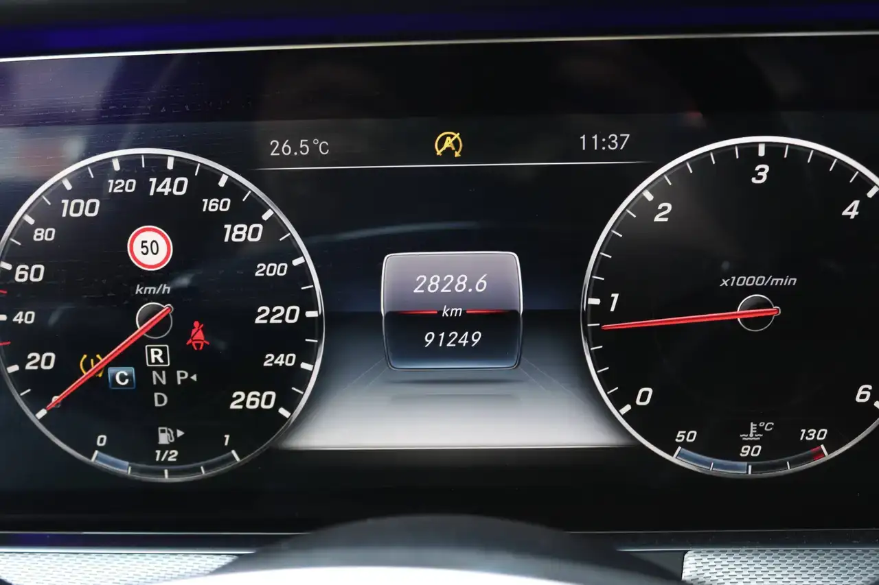 Mercedes-Benz E 220 E 220 d AMG-Pack Open Dak CruiseC TrekH Garantie*