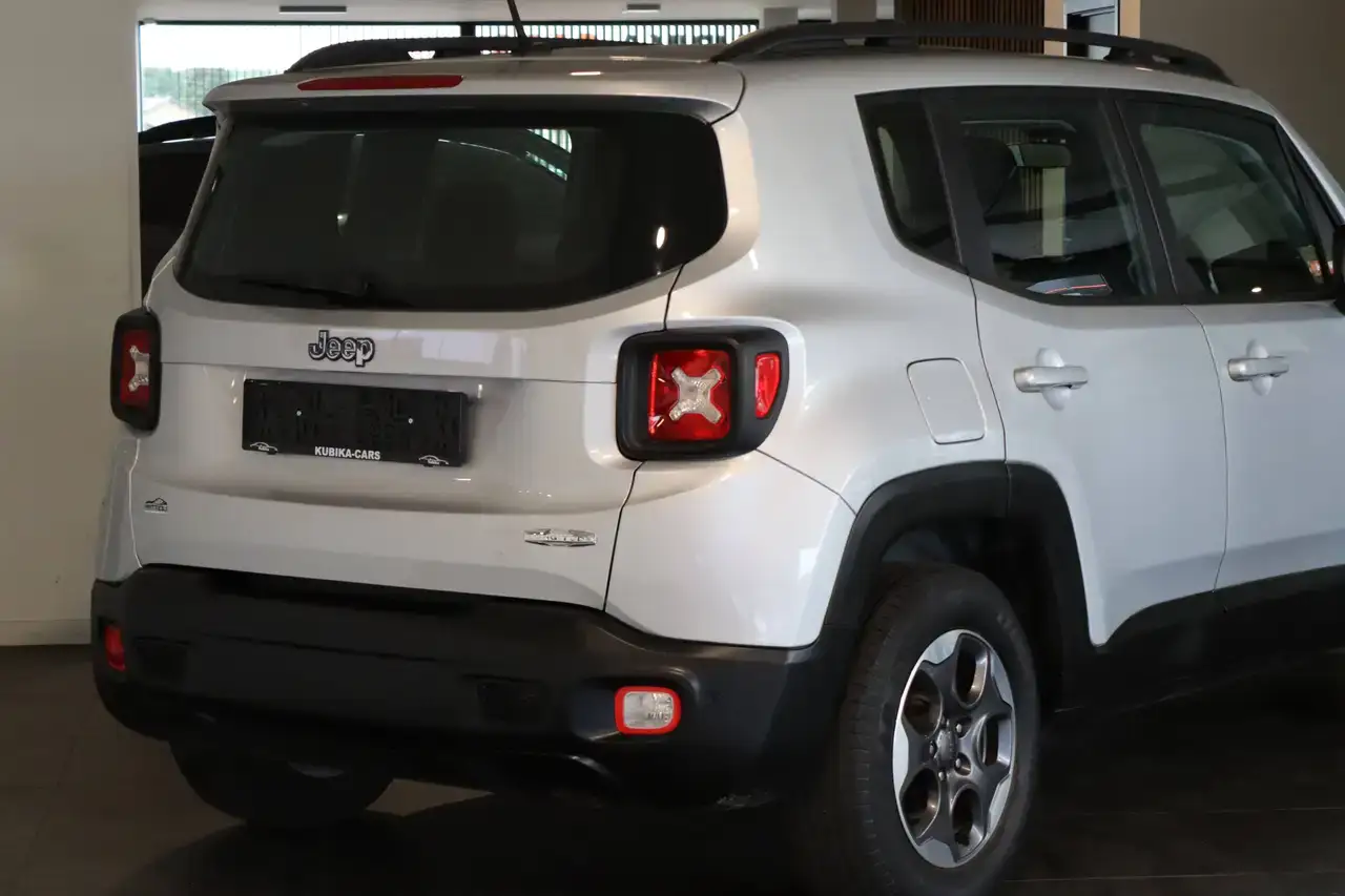 Jeep Renegade Renegade 1.6i E.torQ 4×2 Longitude Navi CruiseC Garantie*