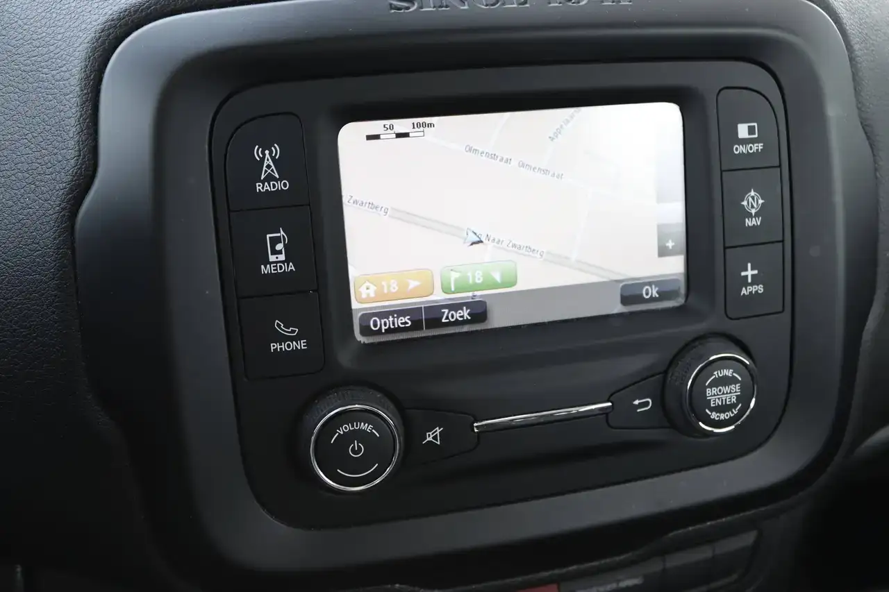 Jeep Renegade Renegade 1.6i E.torQ 4×2 Longitude Navi CruiseC Garantie*