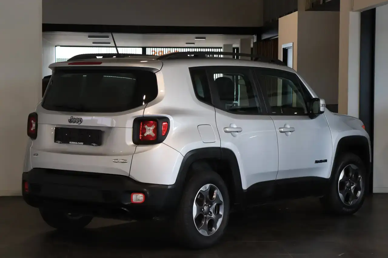 Jeep Renegade Renegade 1.6i E.torQ 4×2 Longitude Navi CruiseC Garantie*