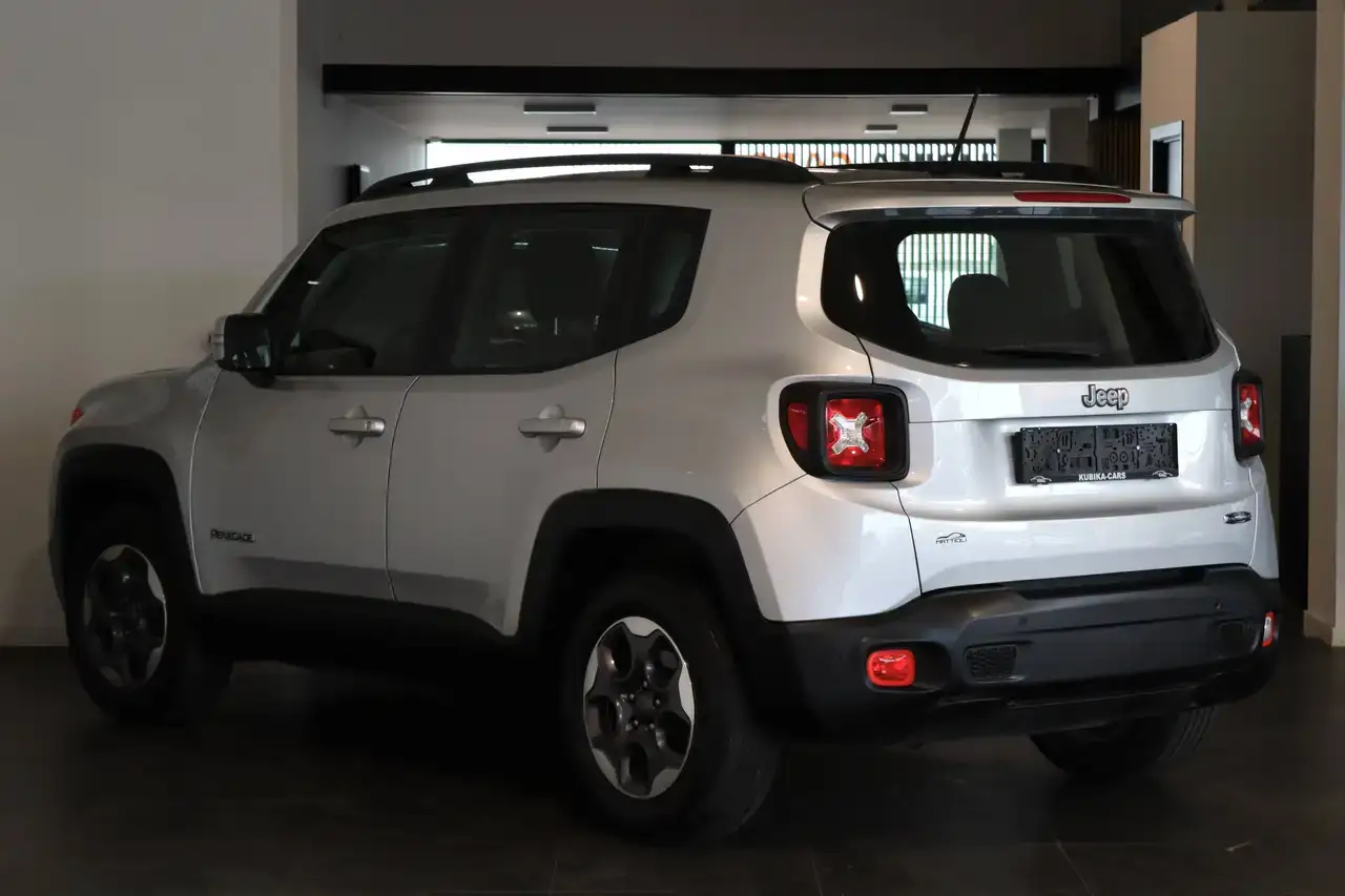 Jeep Renegade Renegade 1.6i E.torQ 4×2 Longitude Navi CruiseC Garantie*