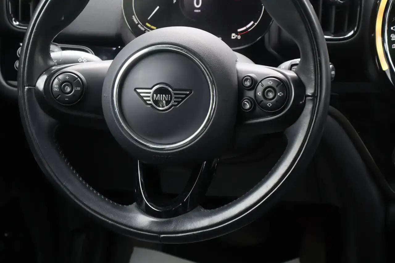 MINI Cooper SE Countryman 1.5A PHEV Cooper SE ALL4 BTW* Pano Leder Head-Up Garantie*