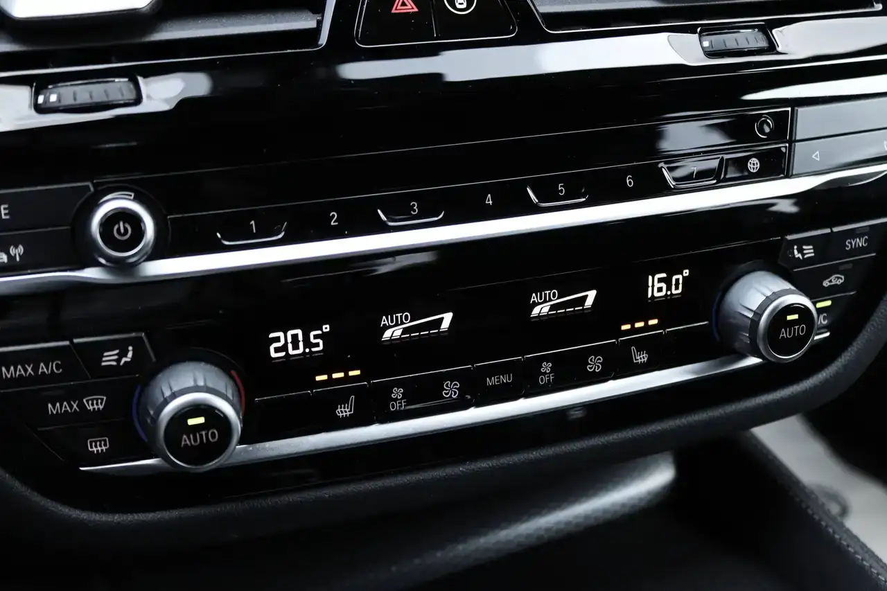 BMW 530 Touring 530eAS PHEV M-Pack BTW* Pano LED Garantie*