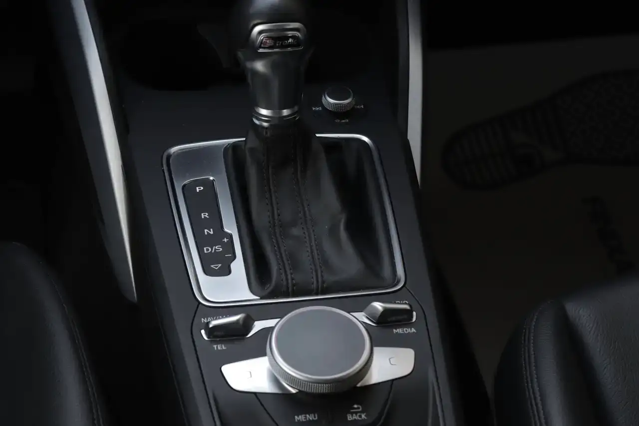 Audi Q2 Q2 1.4 TFSI Design S tronic ACC Leder Navi LED Garantie*