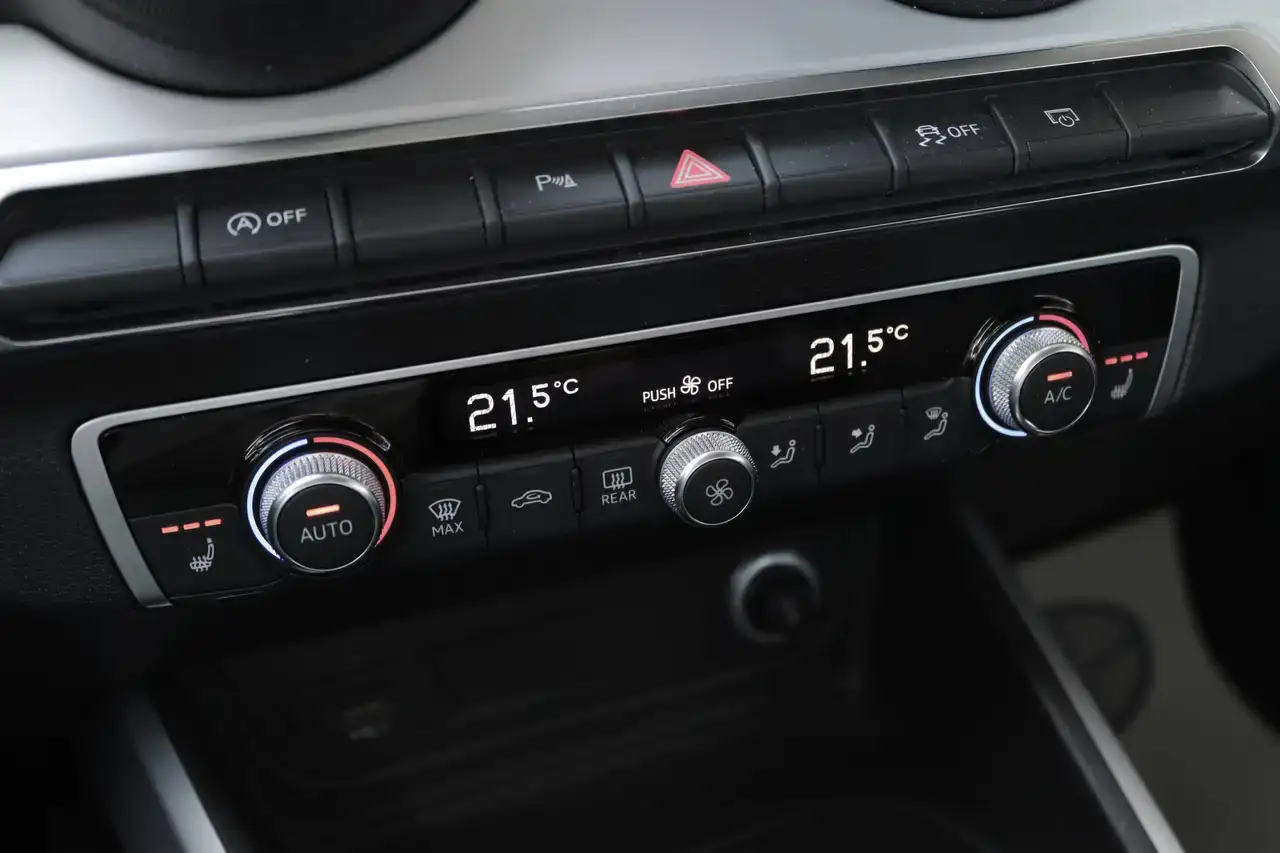 Audi Q2 Q2 1.4 TFSI Design S tronic ACC Leder Navi LED Garantie*