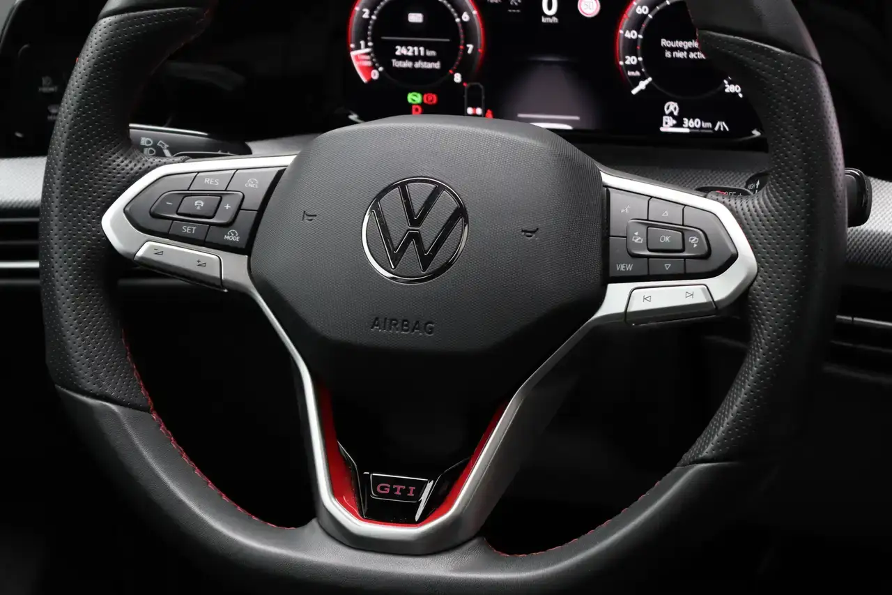 Volkswagen Golf GTI Golf GTI 2.0 TSI DSG Pano Navi 360° DodeH Garantie*